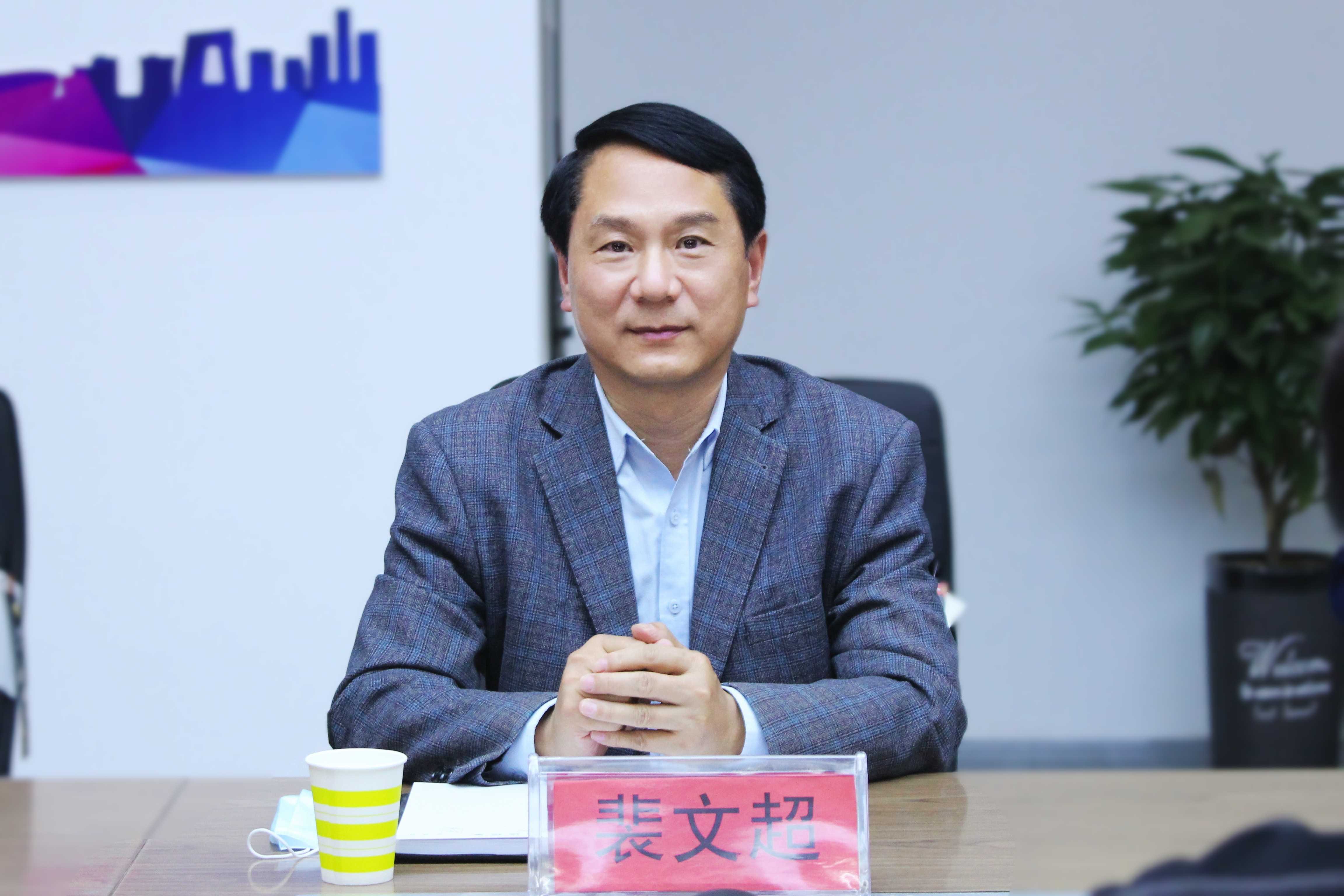裴校_副本.jpg 裴校_副本.jpg
