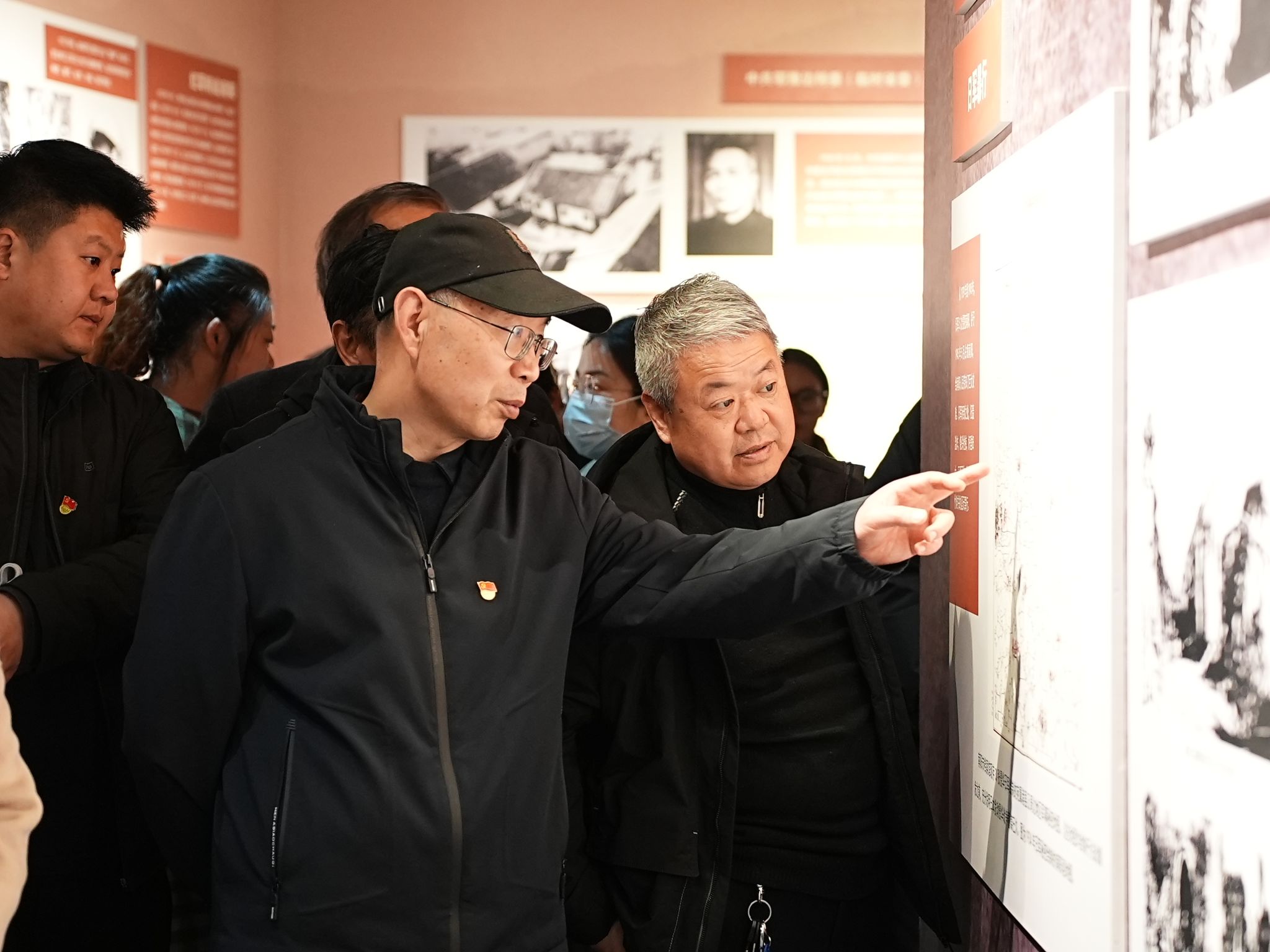 公共教研支部党员及“中职三科”教师参观南阳革命军事馆