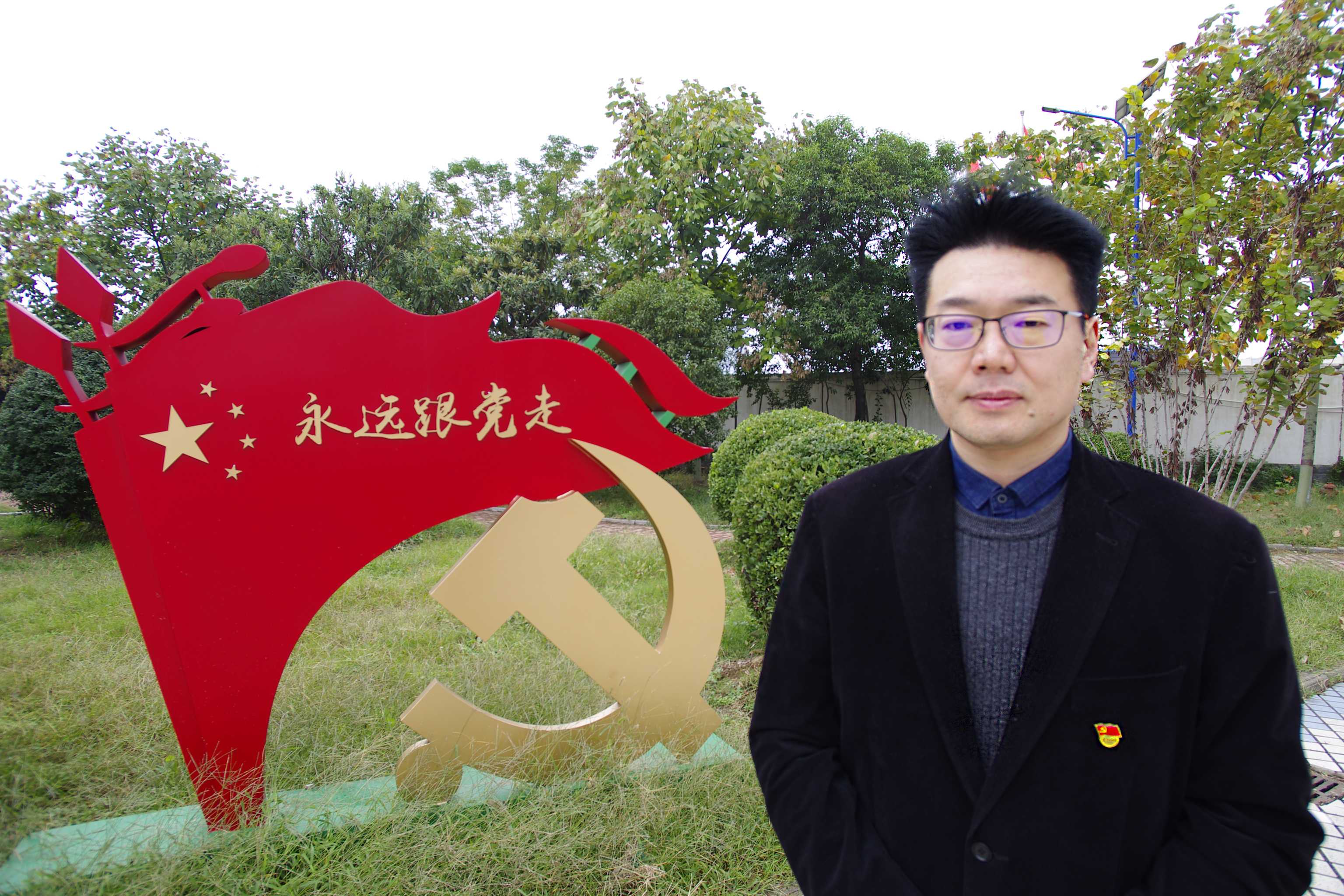 4实训中心主任谢飞_副本.jpg 4实训中心主任谢飞_副本.jpg