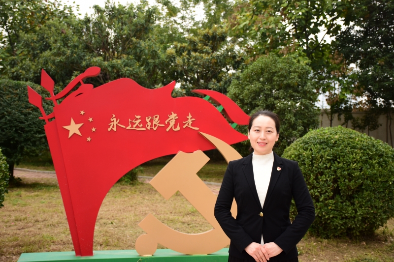 6校报编辑部主任崔丽萍_副本.jpg 6校报编辑部主任崔丽萍_副本.jpg