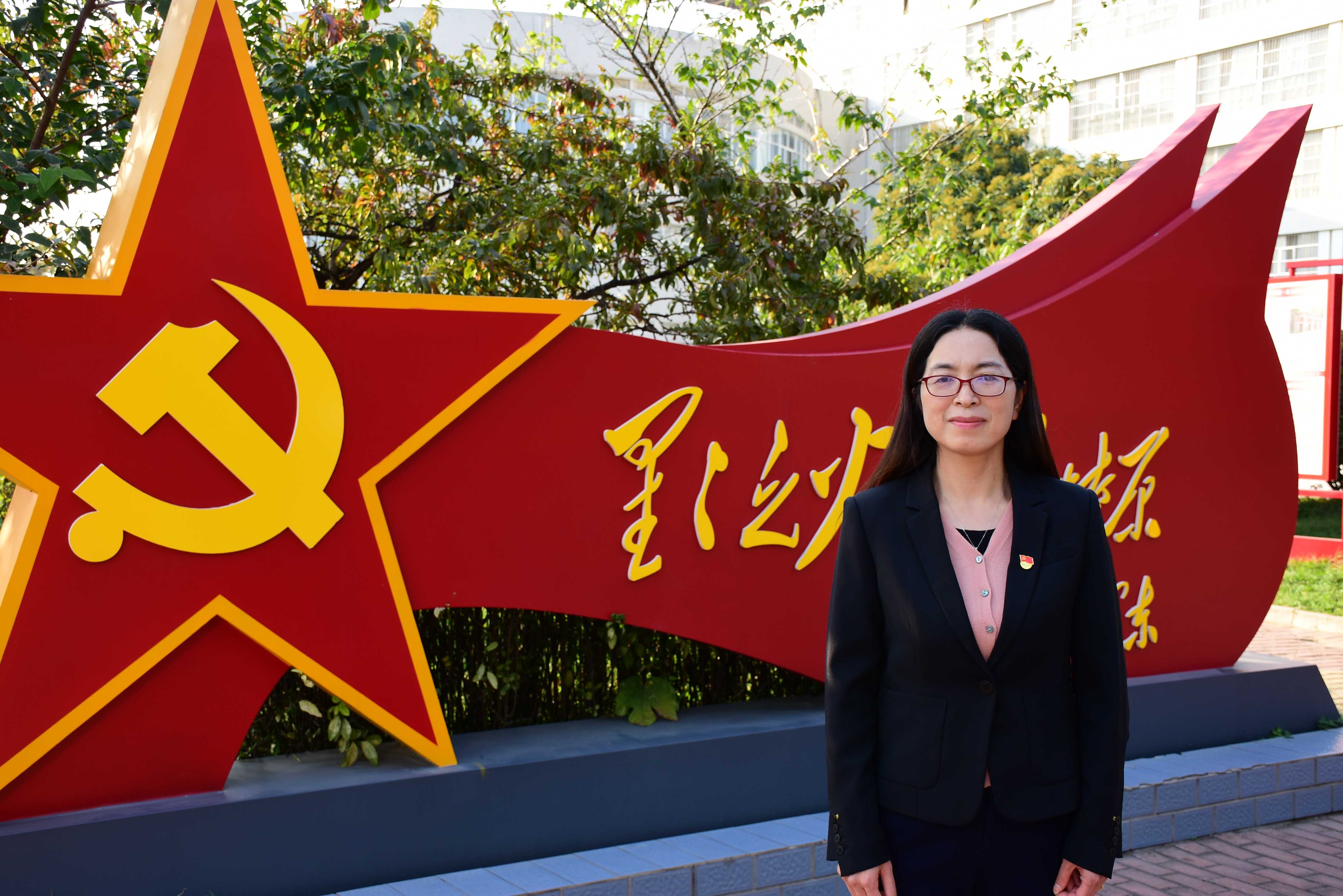 现代服务系主任赵讯蔷_副本.jpg 现代服务系主任赵讯蔷_副本.jpg