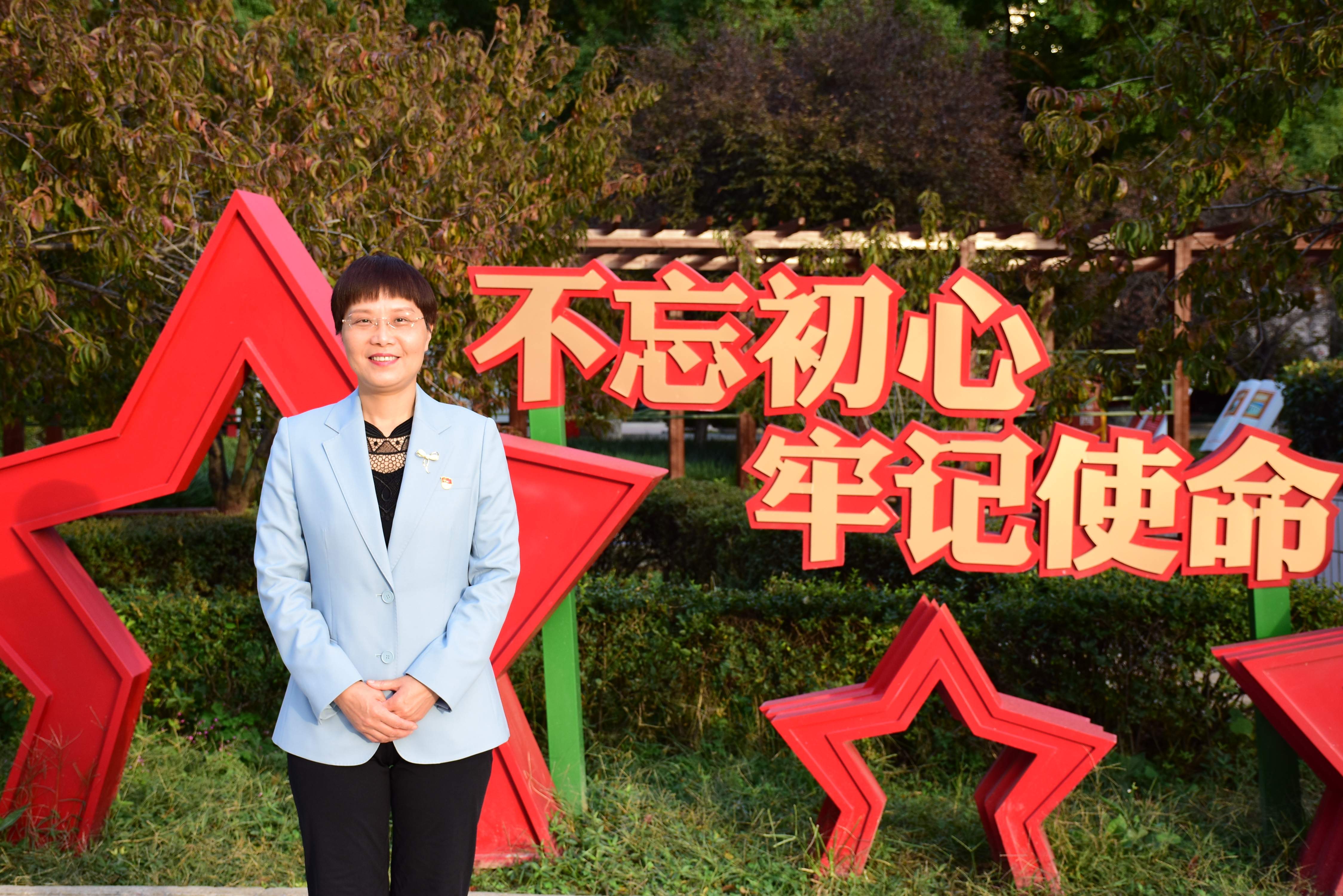 贺书记二十大_副本.jpg 贺书记二十大_副本.jpg